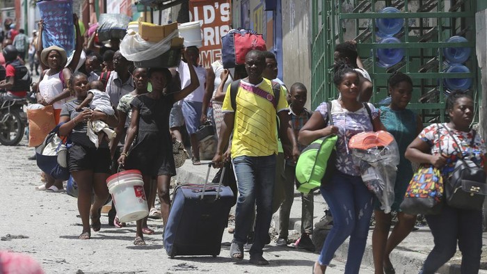 https://news.detik.com/internasional/d-6880654/ulah-brutal-geng-kriminal-haiti-bikin-ribuan-orang-mengungsi/